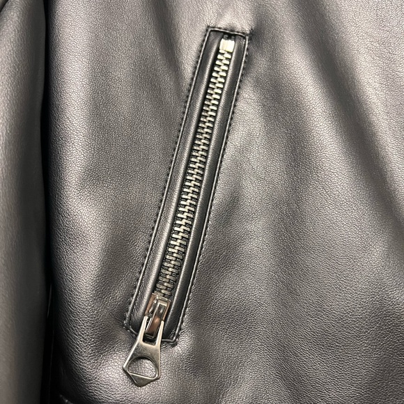 Torrid Faux Leather Moto Jacket Silver EUC Size 2 - Picture 4 of 9